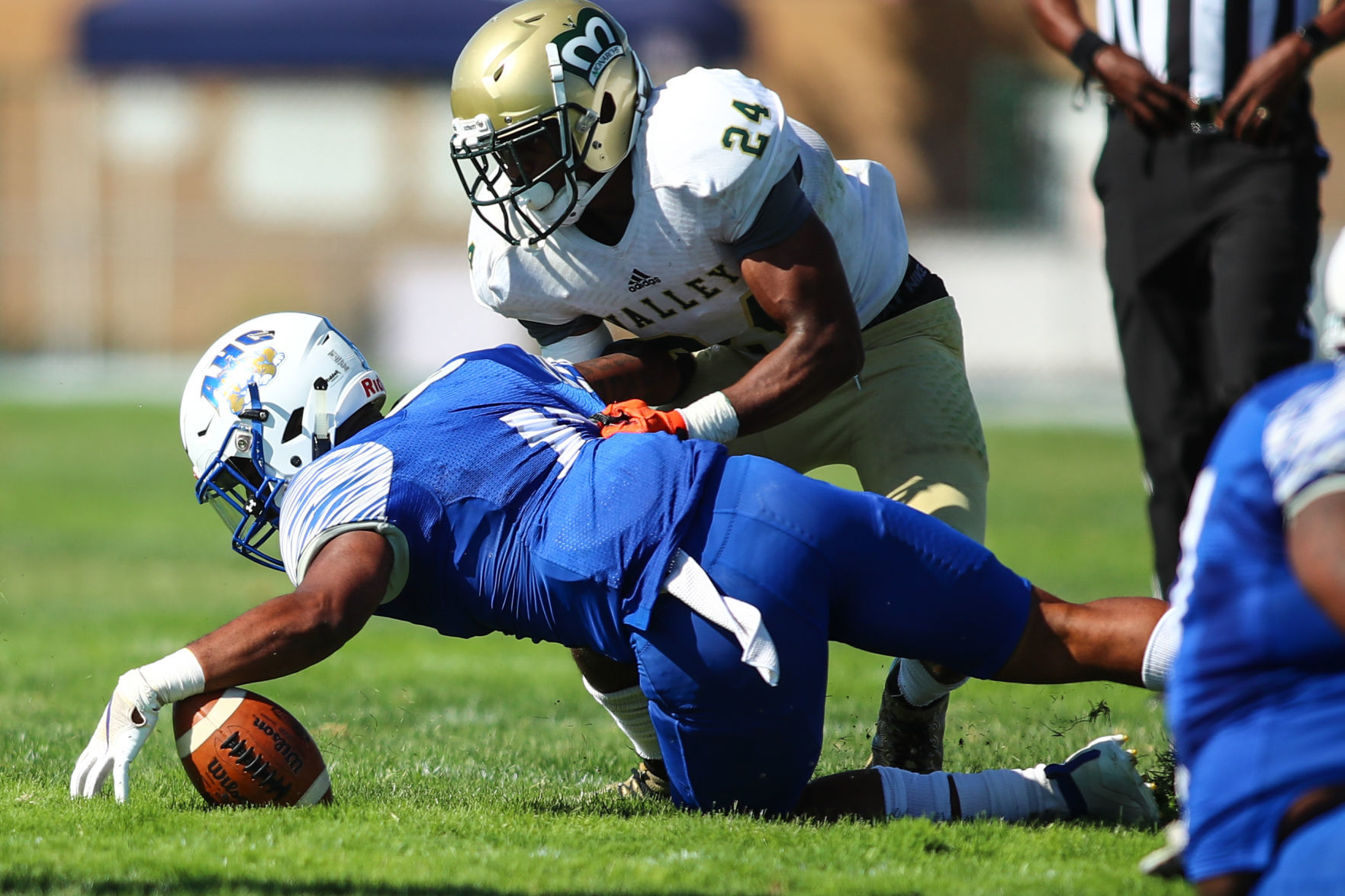 091419 Hancock vs LA Valley Football 18.jpg